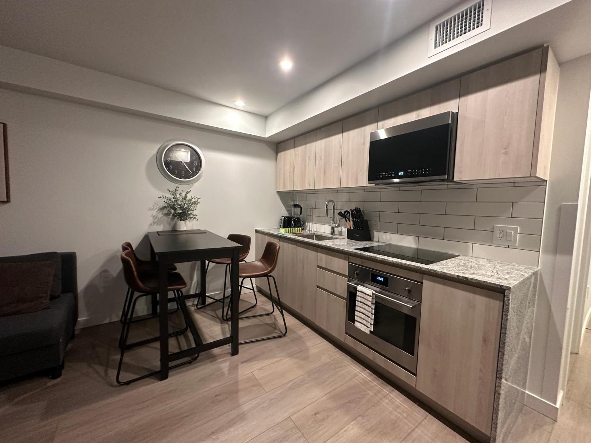 Downtown Center Silverstone Tower I And II Long-Term Booking Only Your Second Home In Vancouver Exterior foto